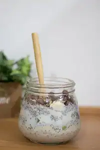 Overnight oats 4 Kom Overnight oats met fruit en noten